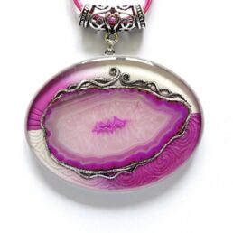 Náhrdelník s růžovým ACHÁTEM N5506 Pryskyřicový náhrdelník s růžovým achátem