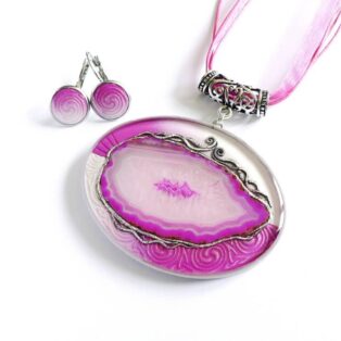 Pryskyřicový náhrdelník s růžovým achátem a náušnicemi