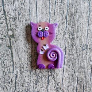 Magnetka fialová kočička s dvěma motýlky