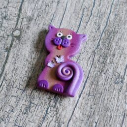Magnetka fialová kočička s dvěma motýlky