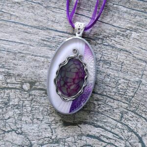 Oválný náhrdelník s dračím achátem, fialový