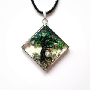 Průhledný náhrdelník se stromem života